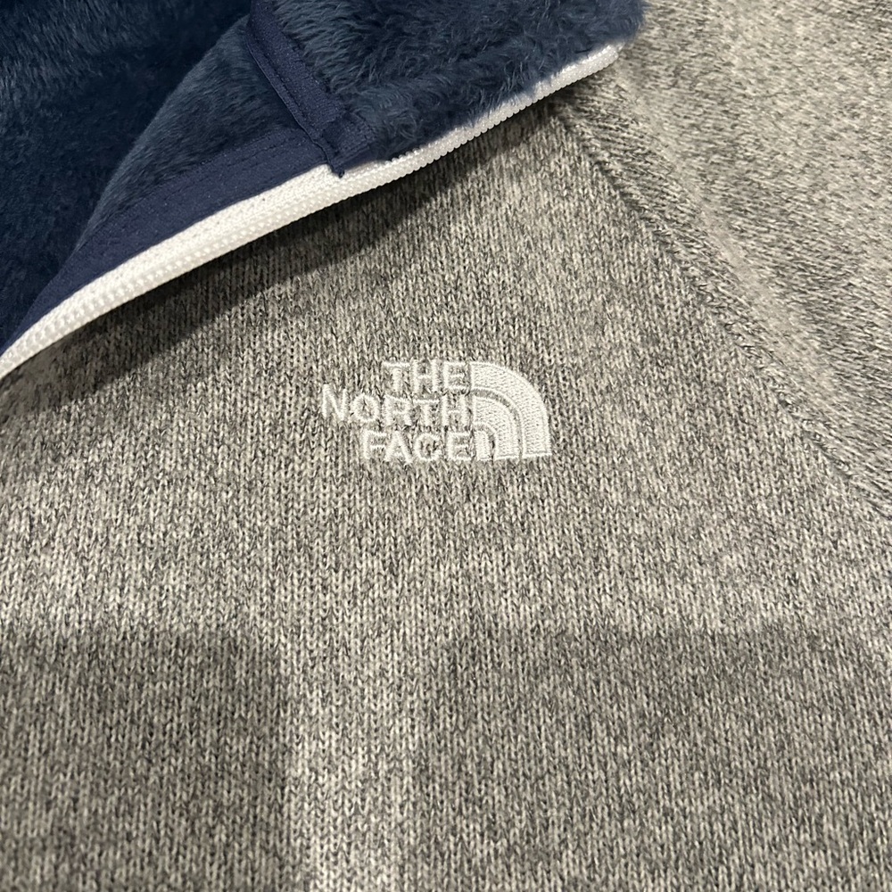 The North Face Dark Gray Fleece zip up Jacket
NWOT Woman's size large - Picture 3 of 3